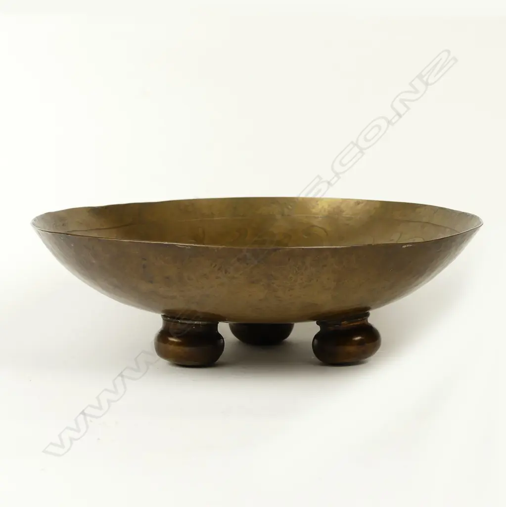 An Art & Crafts copper bowl Image 1++