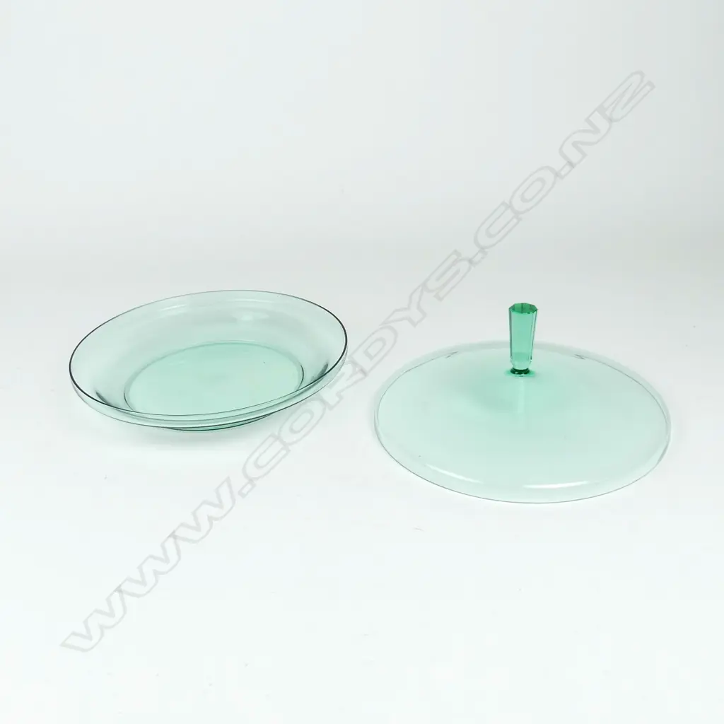 A lidded Leerdam glass bowl Image 1++