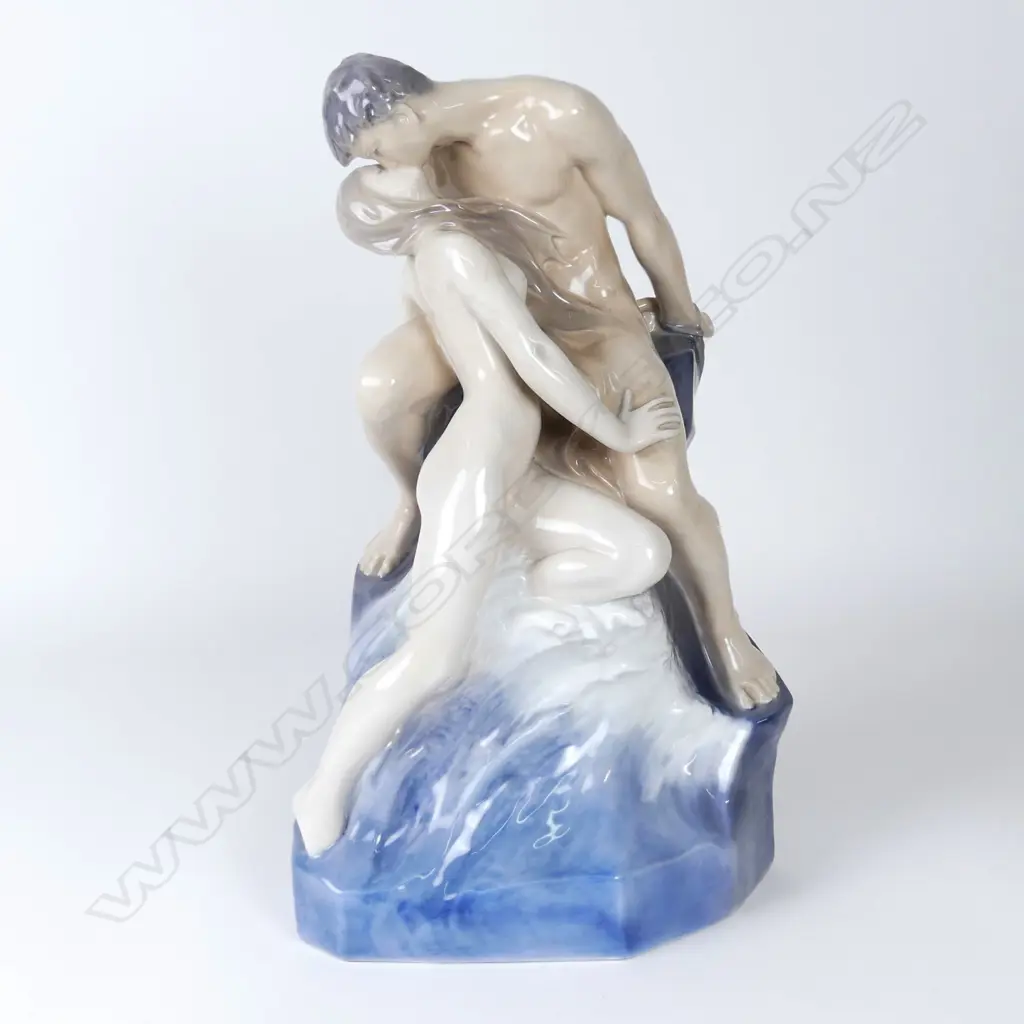 A fine large Royal Copenhagen 'Wave and Rock' (The Kiss) figure group Image 1++