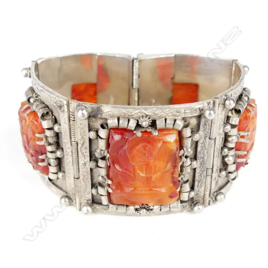 A Chinese silver and agate bracelet