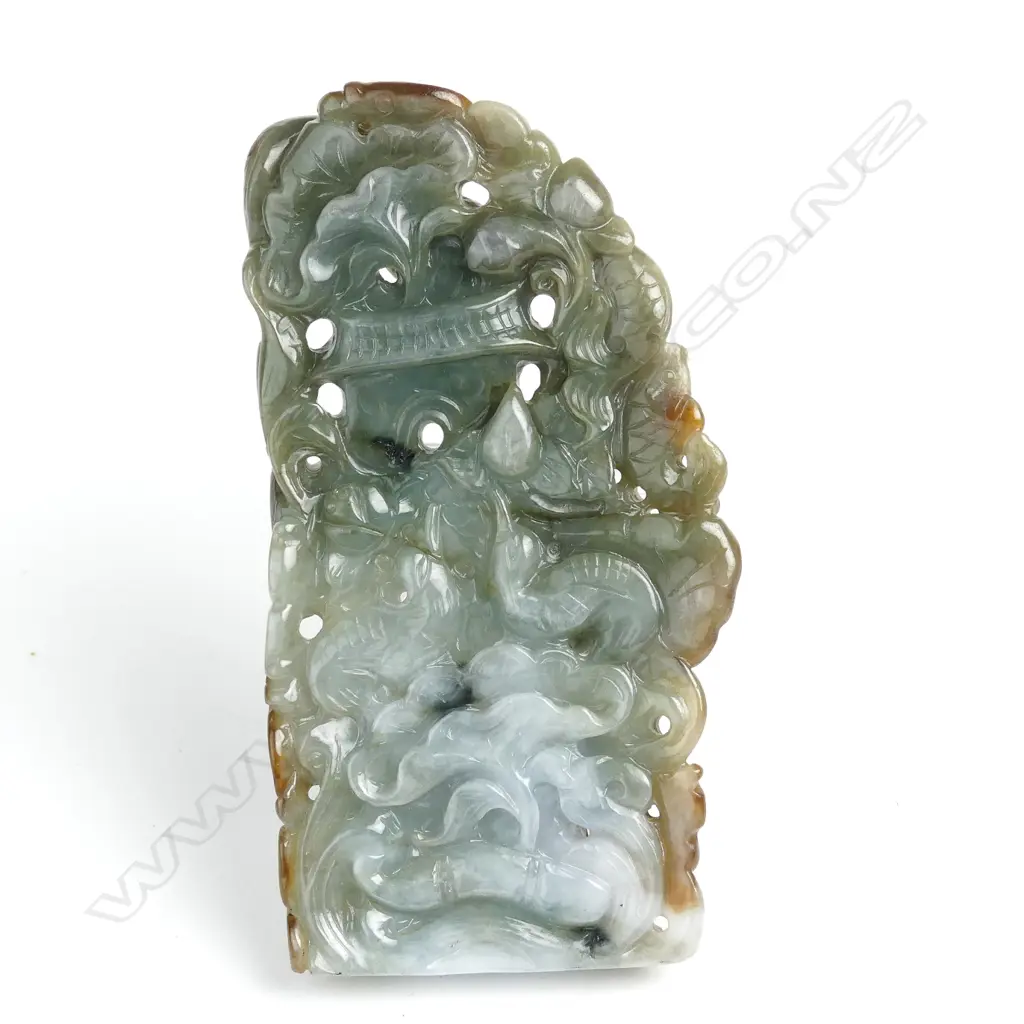 A Chinese finely carved jadeite panel Image 1++
