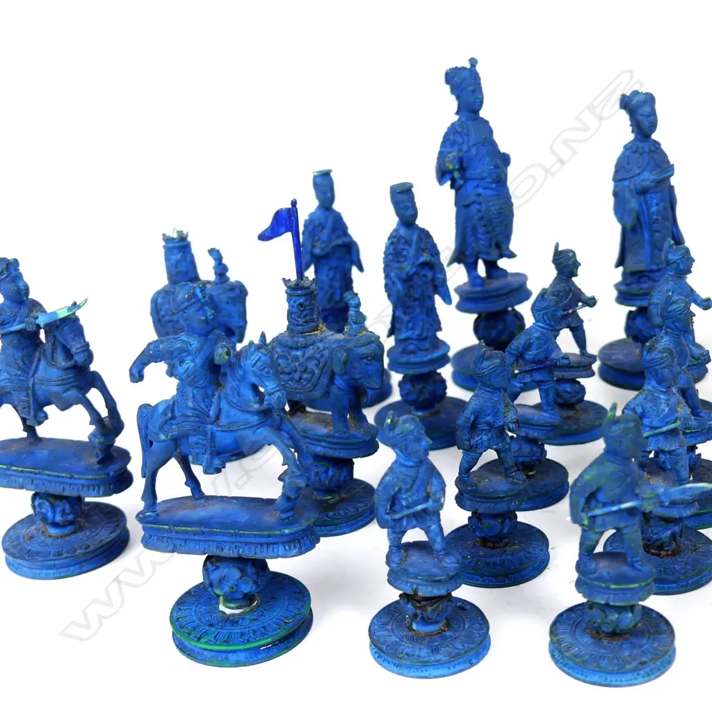 Chinese export carved ivory King George III figural chess set Image 1++