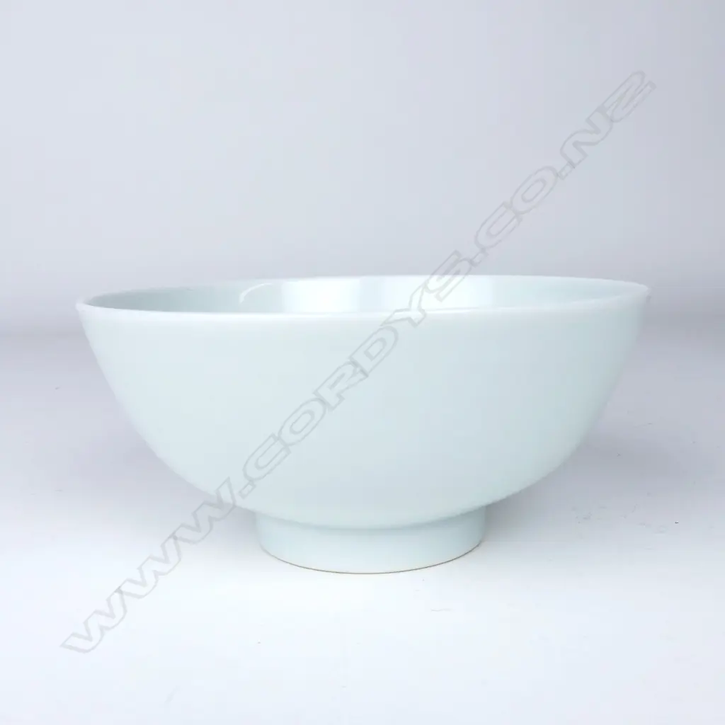 A quality Chinese 'blanc de chine' bowl Image 1++