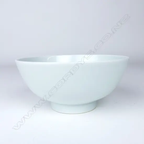 A quality Chinese 'blanc de chine' bowl