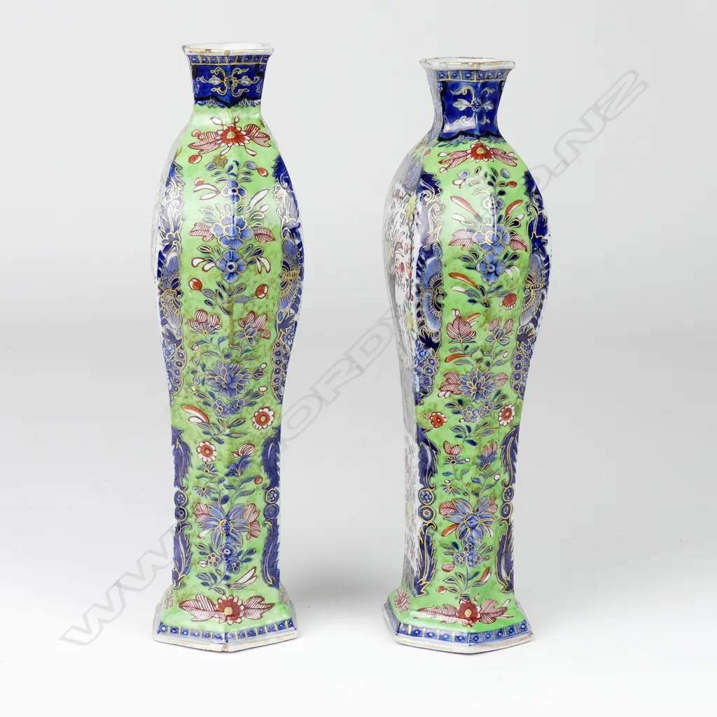 A pair of rare and interesting Kangxi period porcelain vases Image 1++