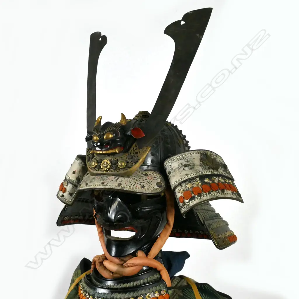 A rare and impressive Japanese Edo period (1603-1868) Samurai suit of armour Image 1++