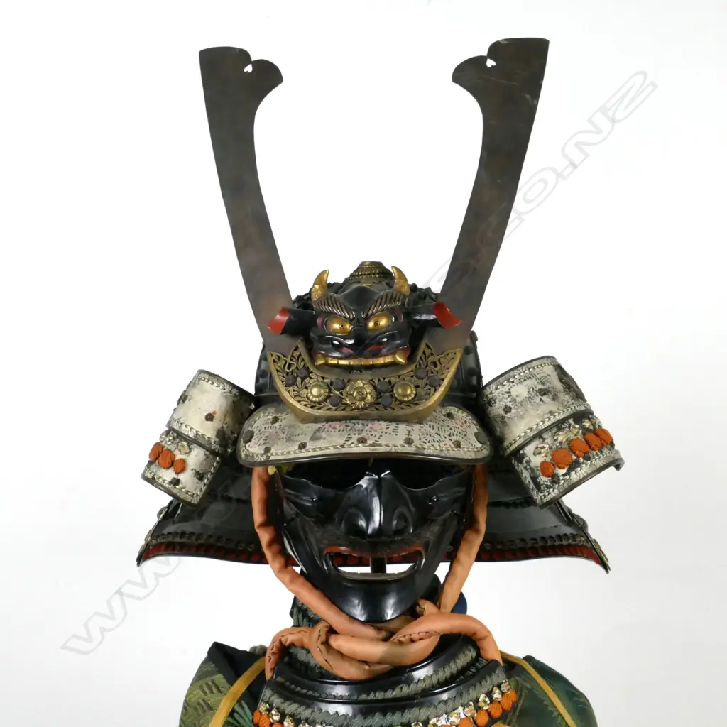 A rare and impressive Japanese Edo period (1603-1868) Samurai suit of armour Image 1++