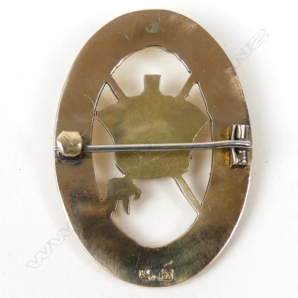 A rare 15ct yellow gold NZ Native Contingent (Maori Pioneer Battalion) 'sweetheart' badge Image 1++