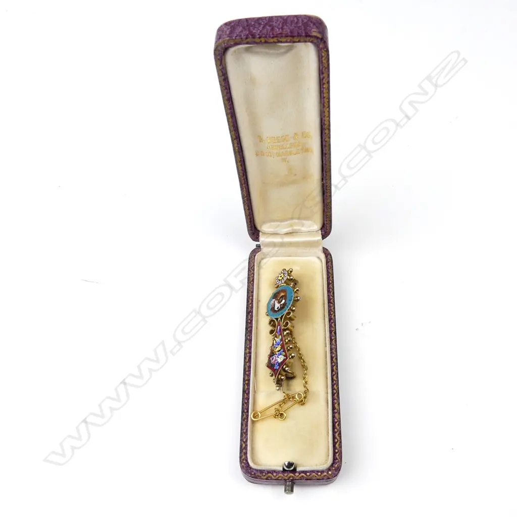 An early/mid 20thC King Charles spaniel micro-mosaic and silver gilt brooch Image 1++