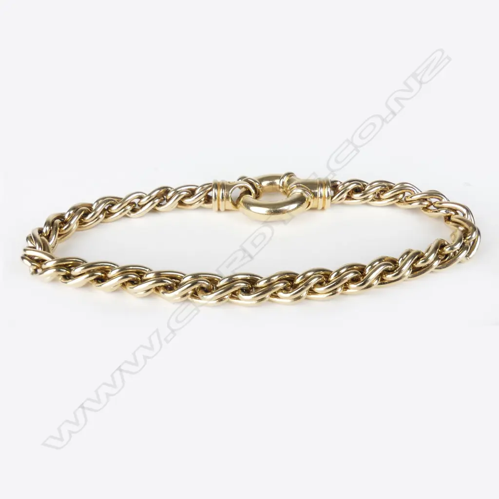 A 9ct gold chain bracelet Image 1++