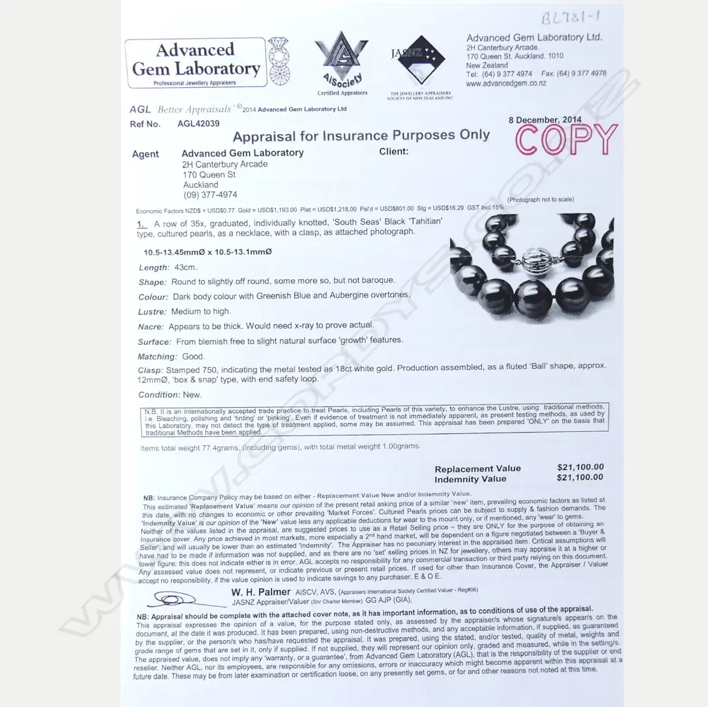 A Tahitian black pearl cultured necklace Image 1++