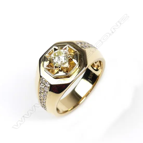 A 14ct yellow gold diamond gent's ring