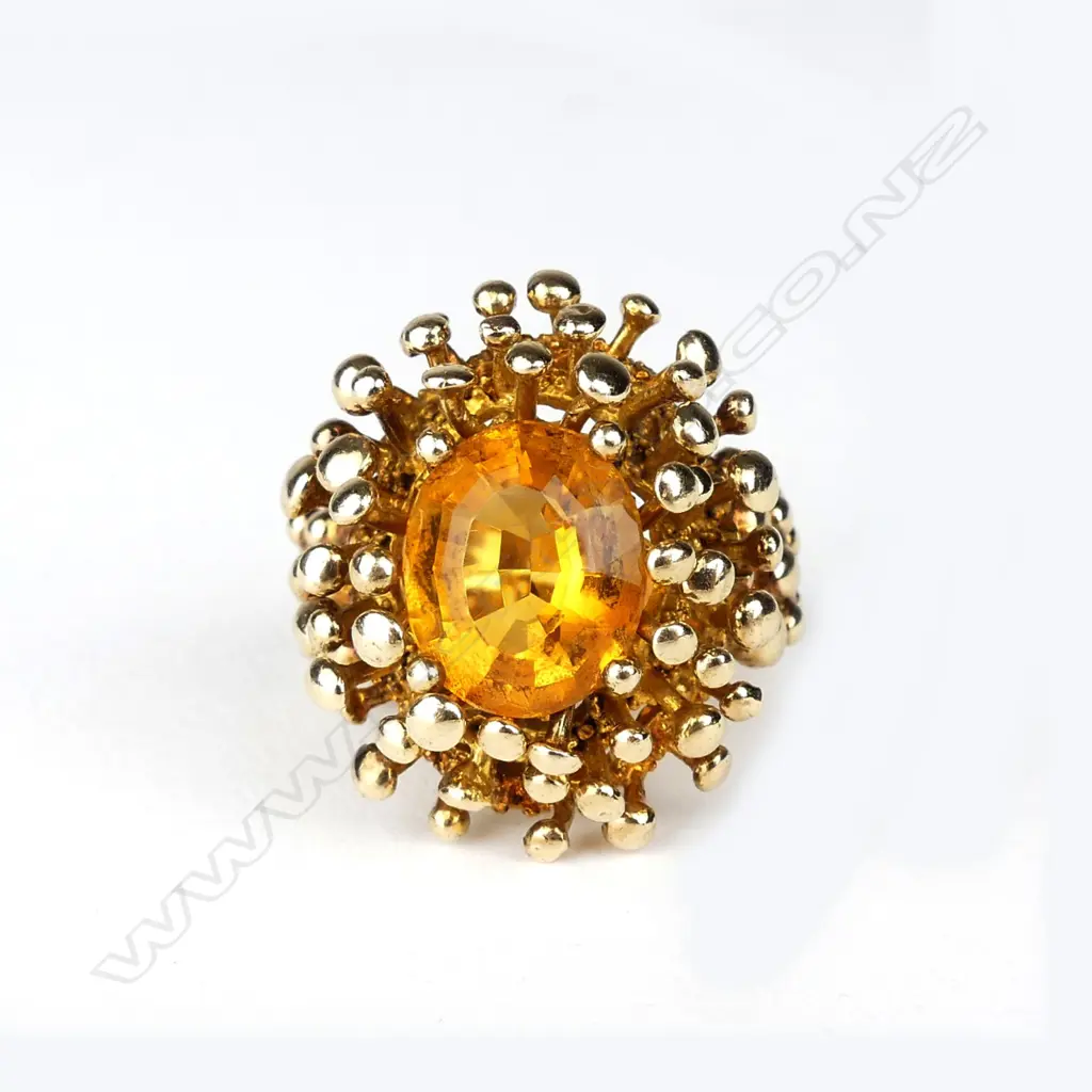 A retro 9ct gold and citrine ring Image 1++