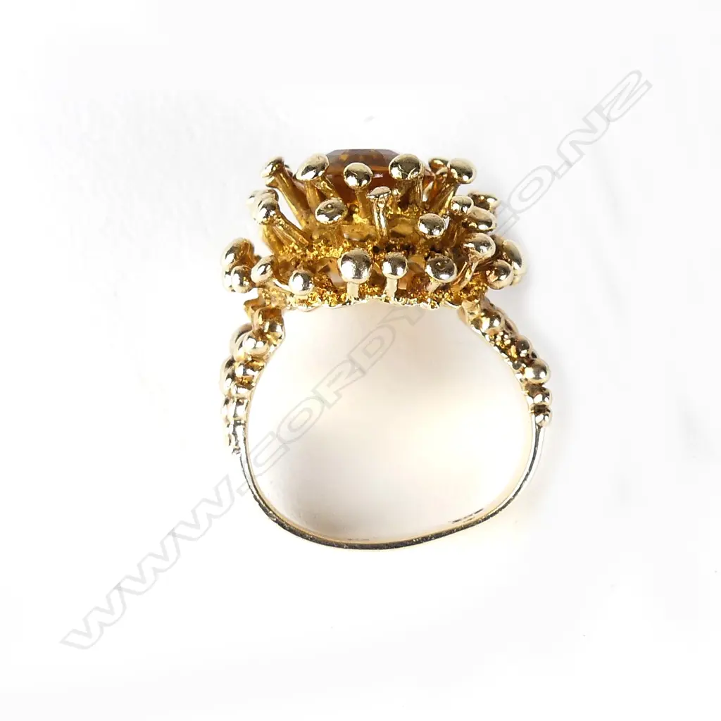 A retro 9ct gold and citrine ring Image 1++