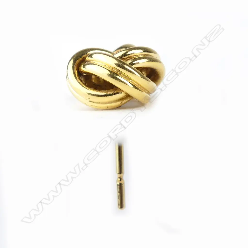 A pair of 9ct. yellow gold lover's knot earrings Image 1++