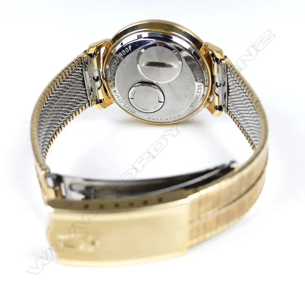 A Bulova Accutron 'Spaceview' gent's wristwatch Image 1++
