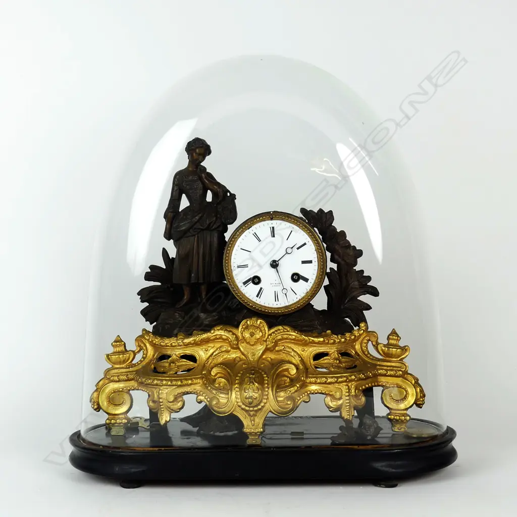 A 19thC French mantle clock Image 1++
