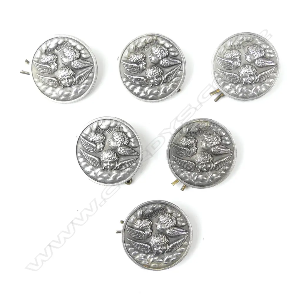 A set of six Edwardian silver buttons Image 1++