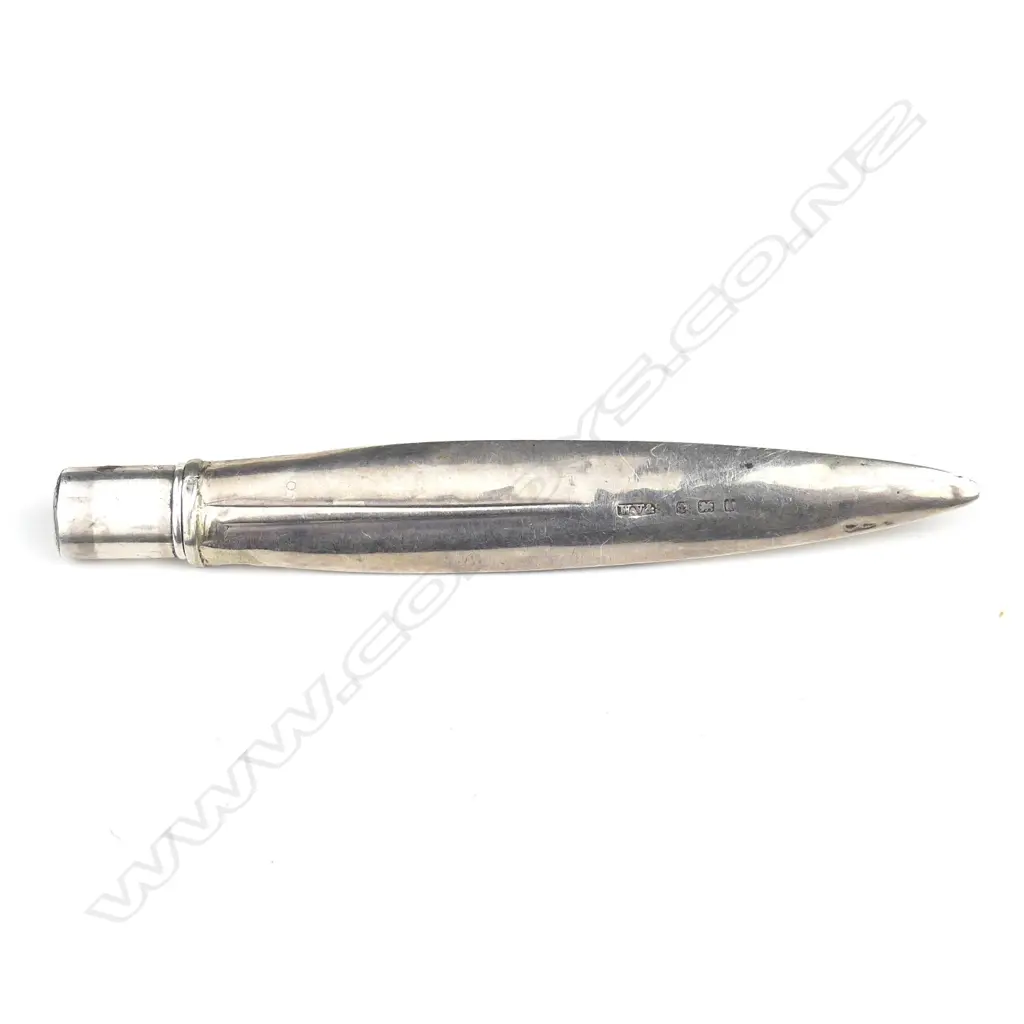 An Edwardian silver cased pair of travelling scissors Image 1++