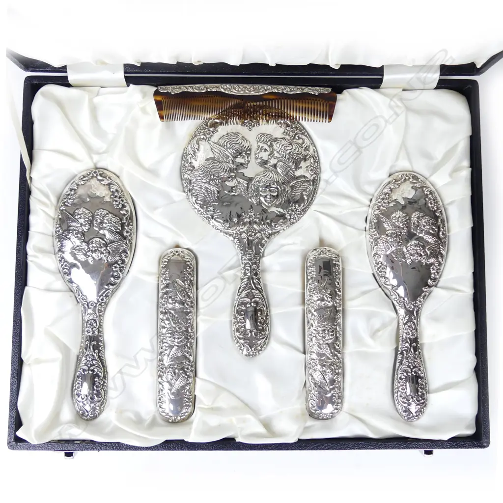 A silver dressing table set Image 1++
