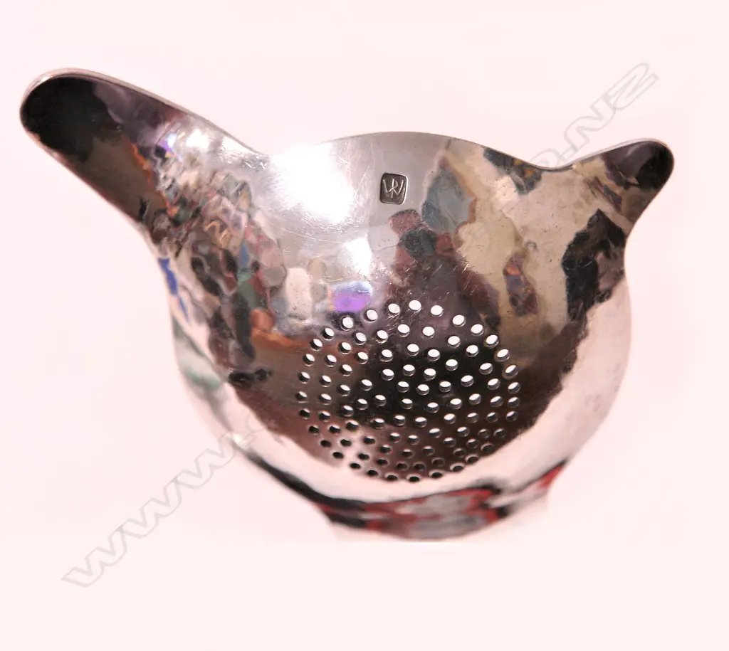 Peter Woods silver planished tea strainer Image 1++