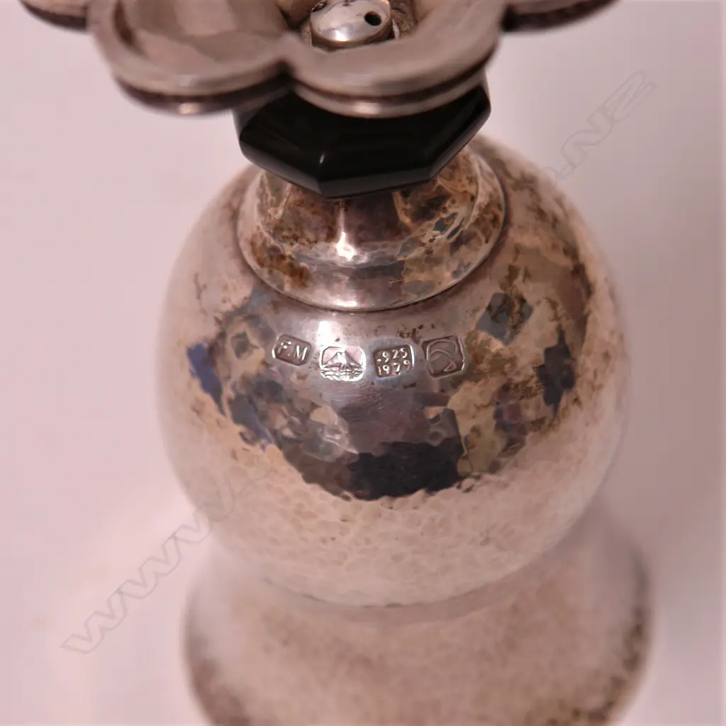 A historical New Zealand silver goblet by Fred Money Image 1++