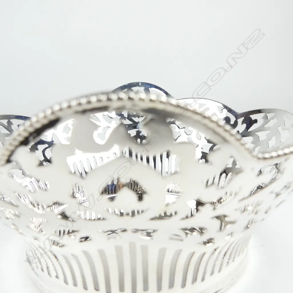 An early 20thC .835 European silver basket Image 1++