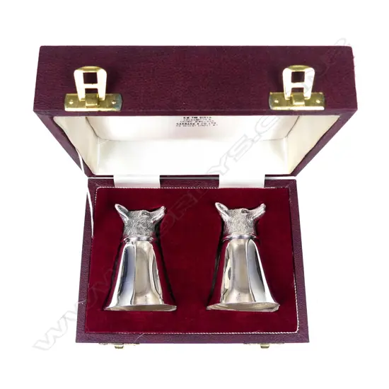 A pair of boxed Garrard & Co. silver plate stirrup cups