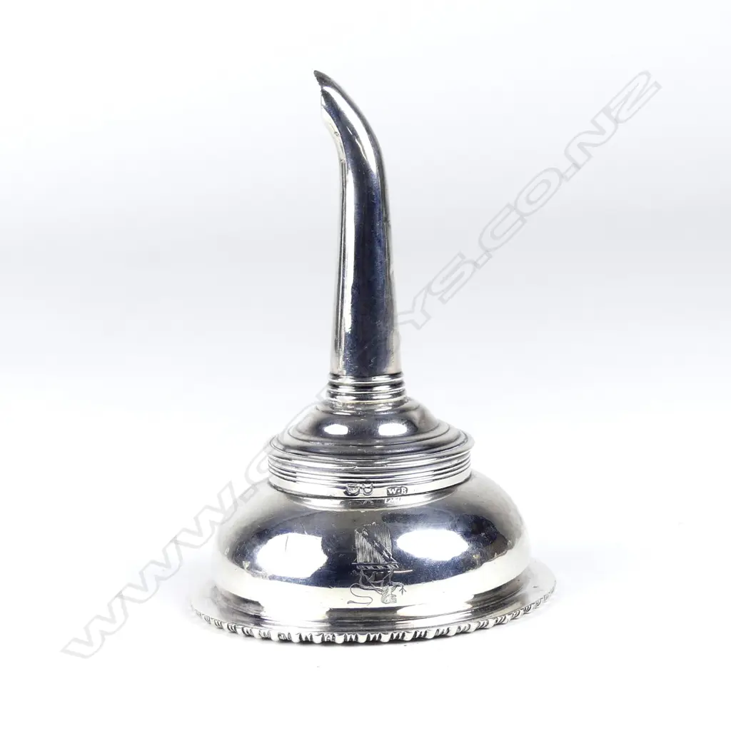 A George III silver two piece wine funnel Image 1++