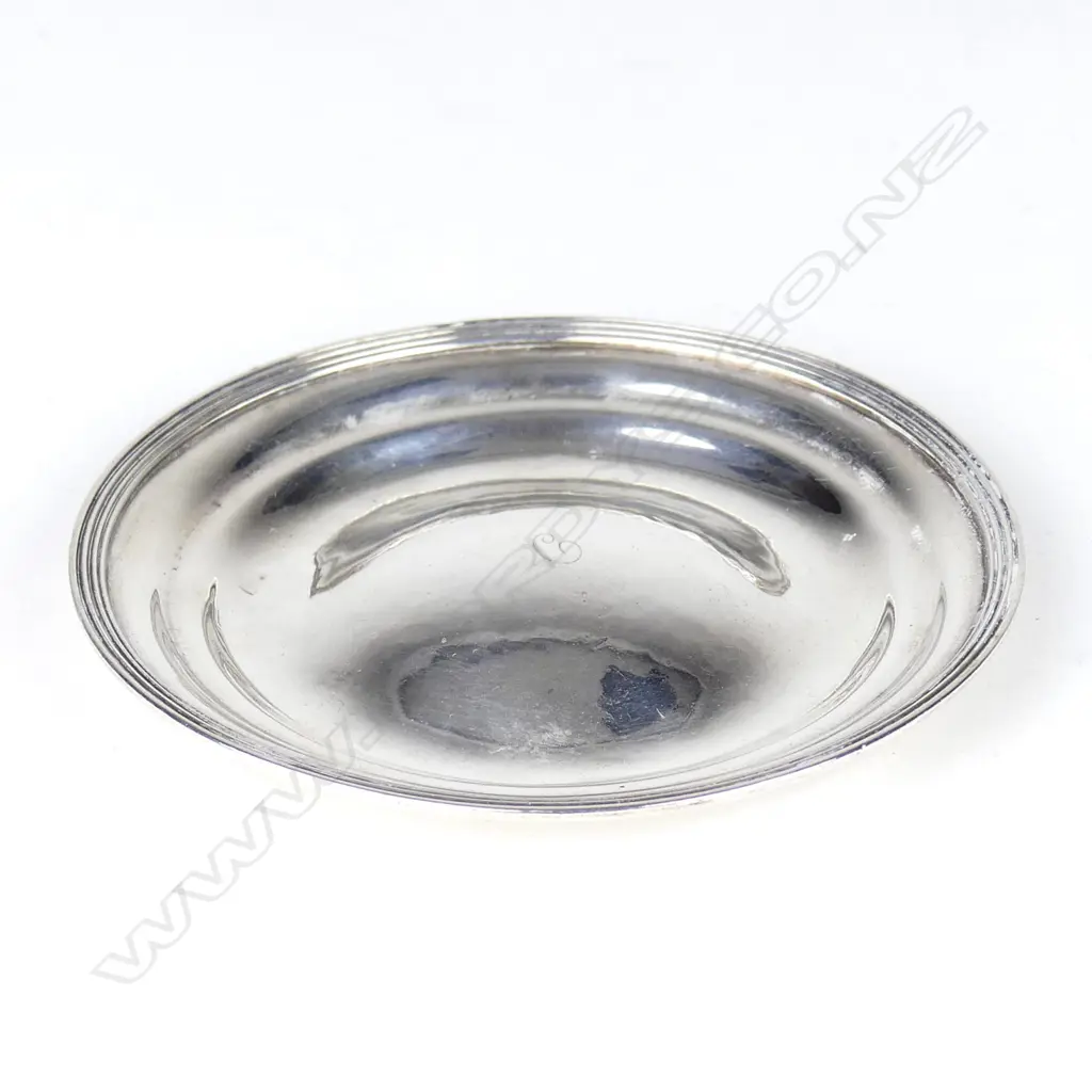 A George III silver wine funnel stand Image 1++