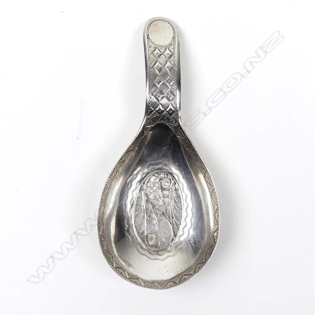 A rare George III silver caddy spoon Image 1++
