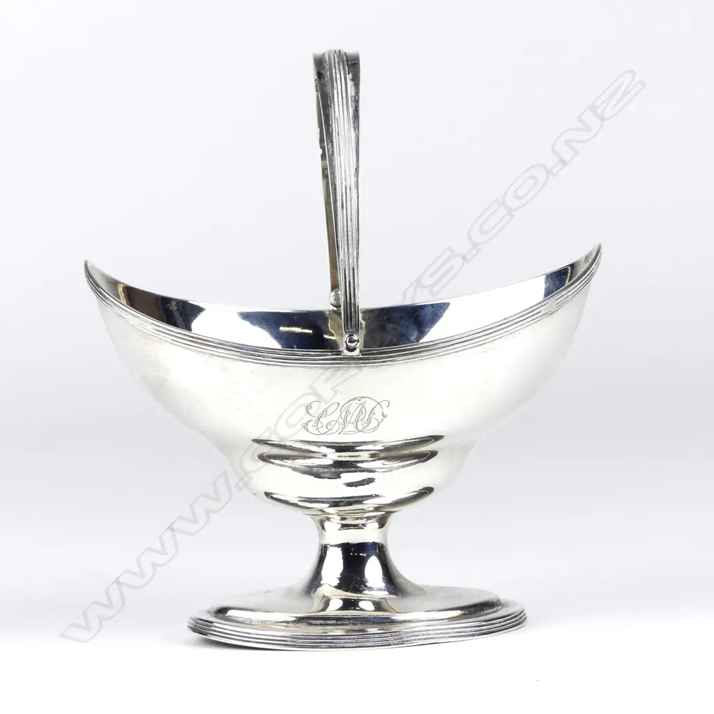 A George III silver boat form pedestal basket Image 1++