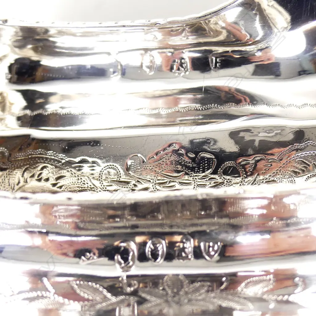 A pair of George IV Irish silver sugar bowl and cream jug Image 1++