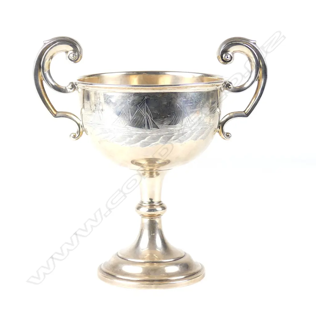A late Edwardian silver trophy cup Image 1++