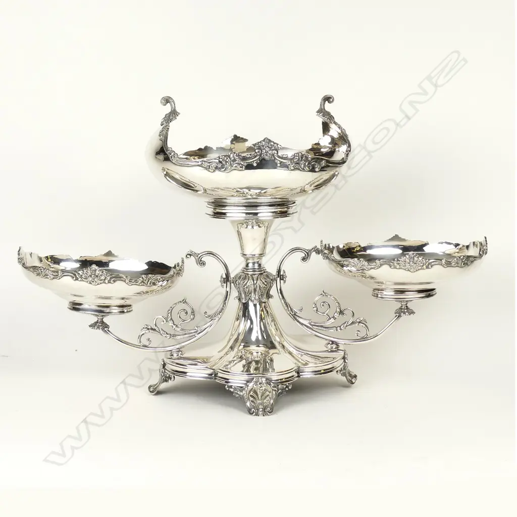 A large silver plate table centrepiece Image 1++