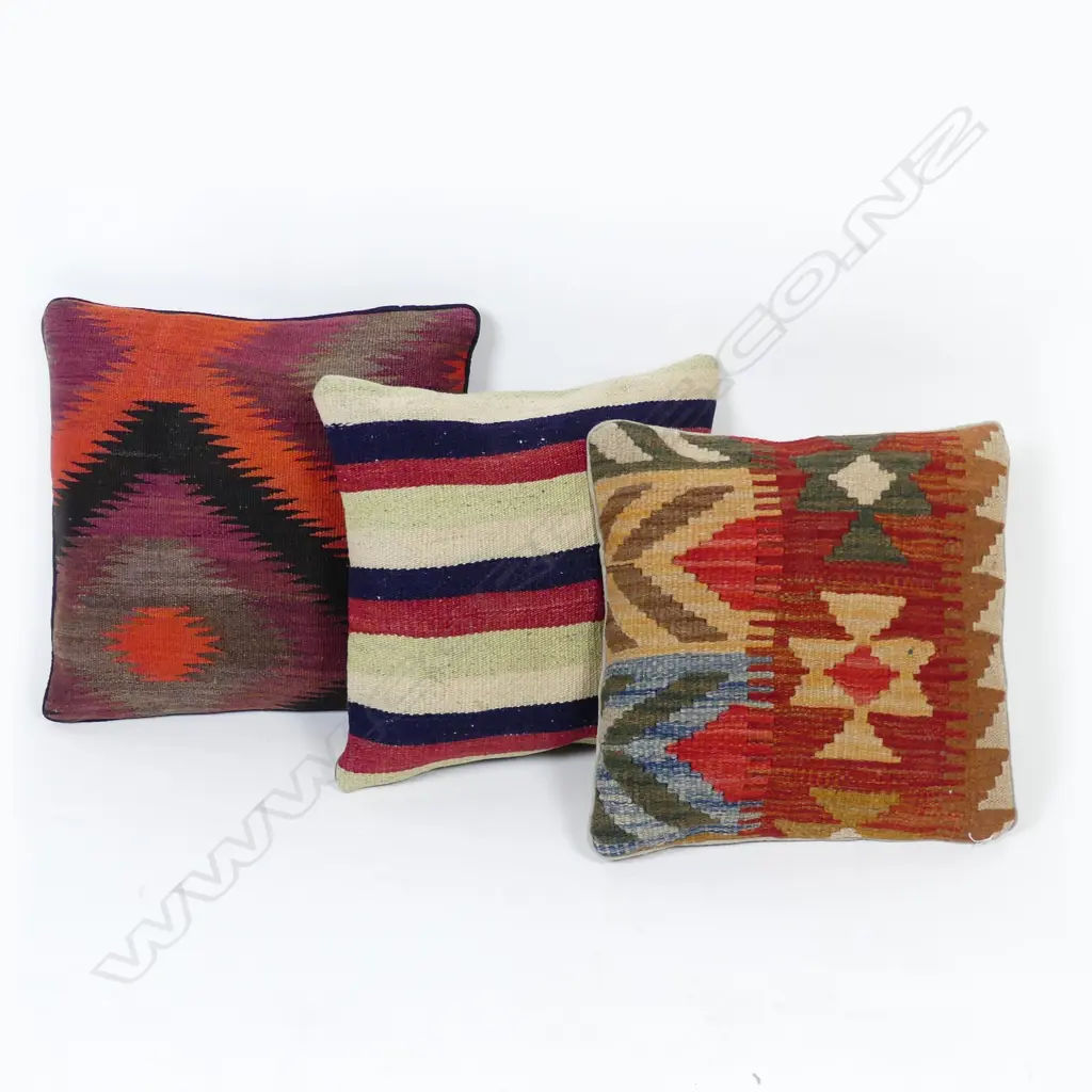 3 kilim cushions Image 1++