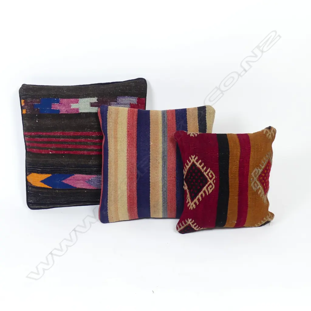 3 kilim cushions Image 1++
