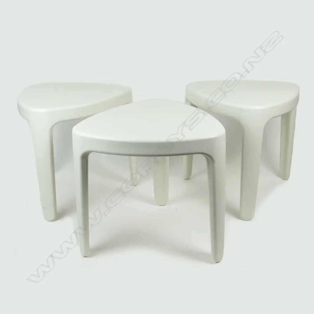 A set of three Magis hard plastic stacking tables Image 1++