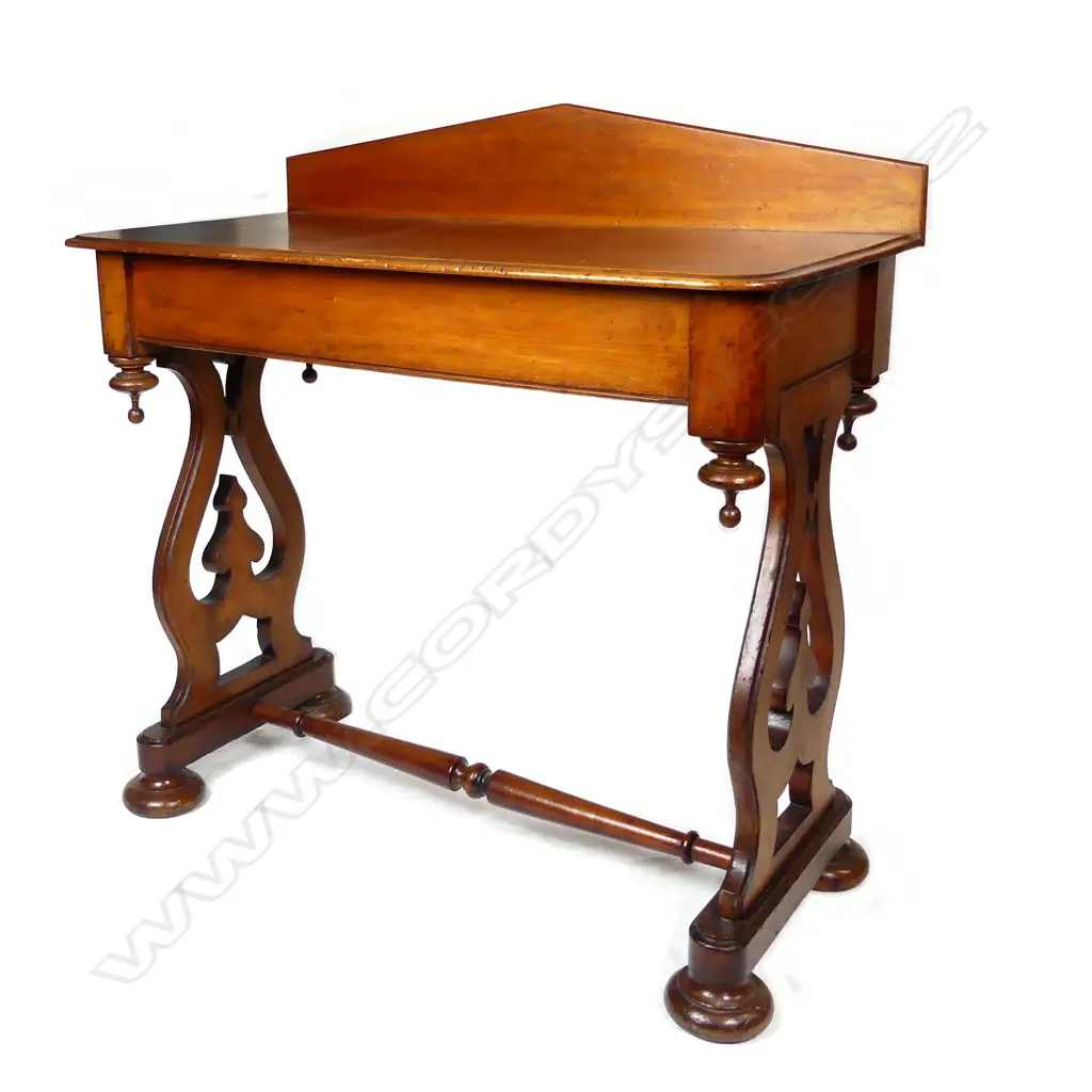 A Victorian mahogany hall table Image 1++