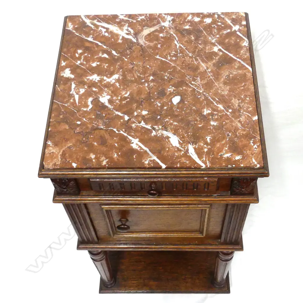 A French oak bedside cabinet Image 1++