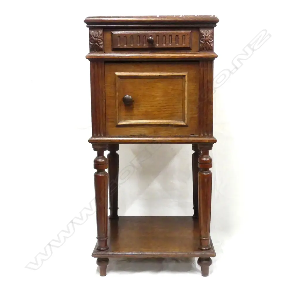 A French oak bedside cabinet Image 1++