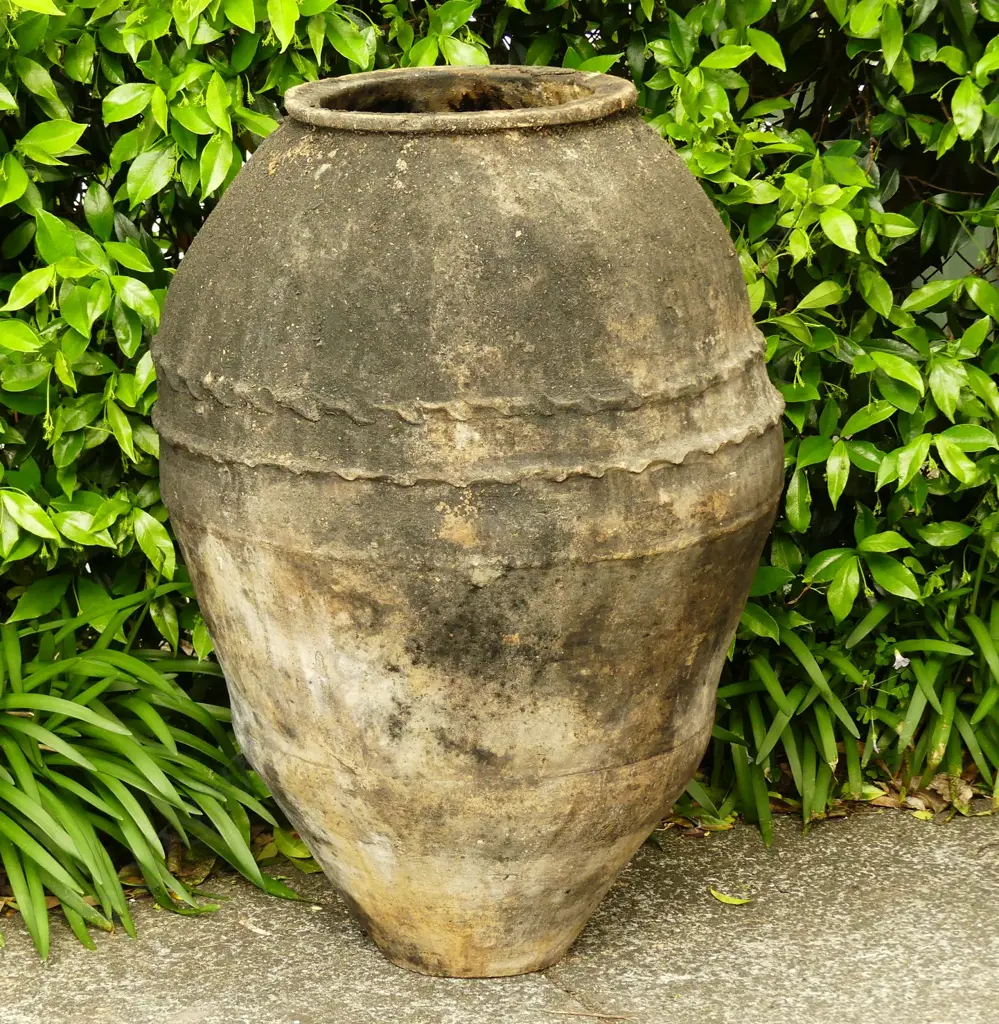 An old Turkish terracotta tall storage jar Image 1++