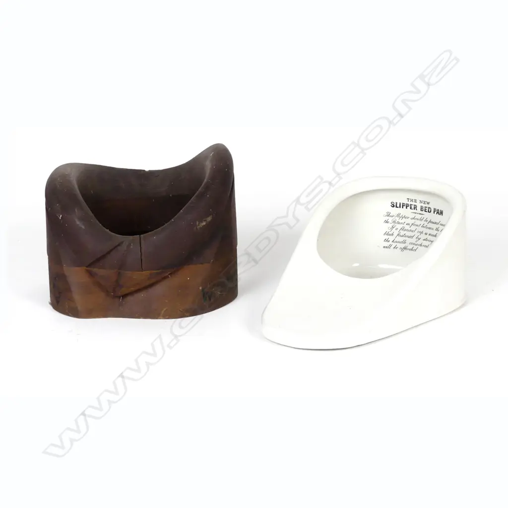 A vintage Ave hat block Image 1++