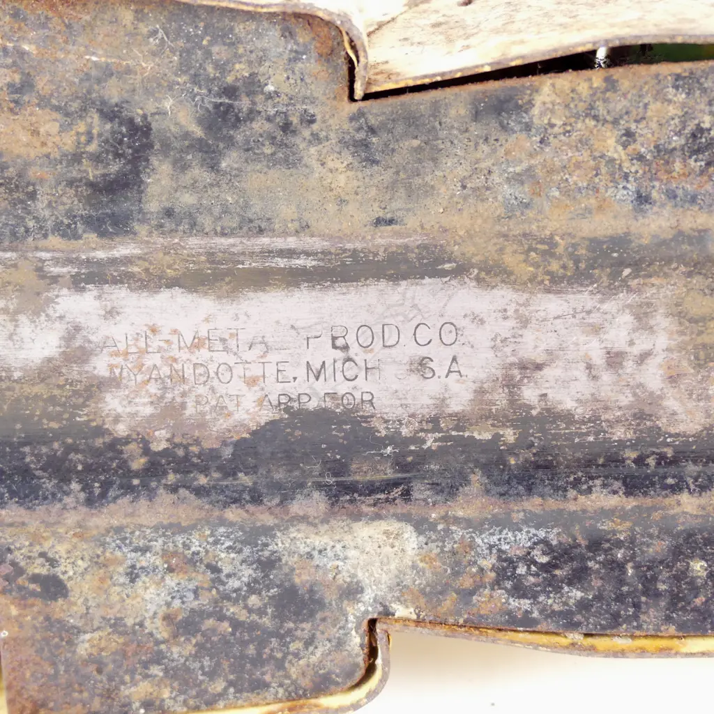 Two old pressed steel toy motor cars Image 1++
