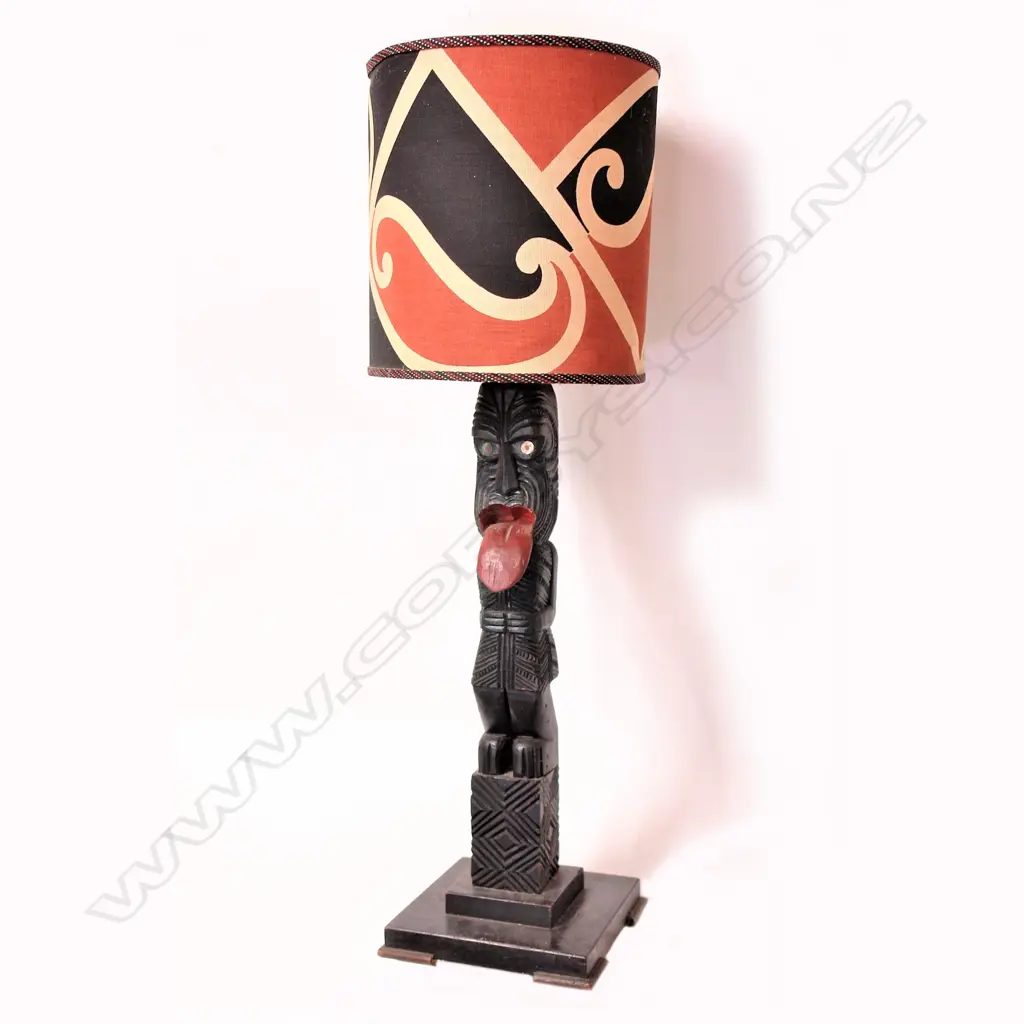 A good early/mid-20thC Maori figure carved lamp base Image 1++