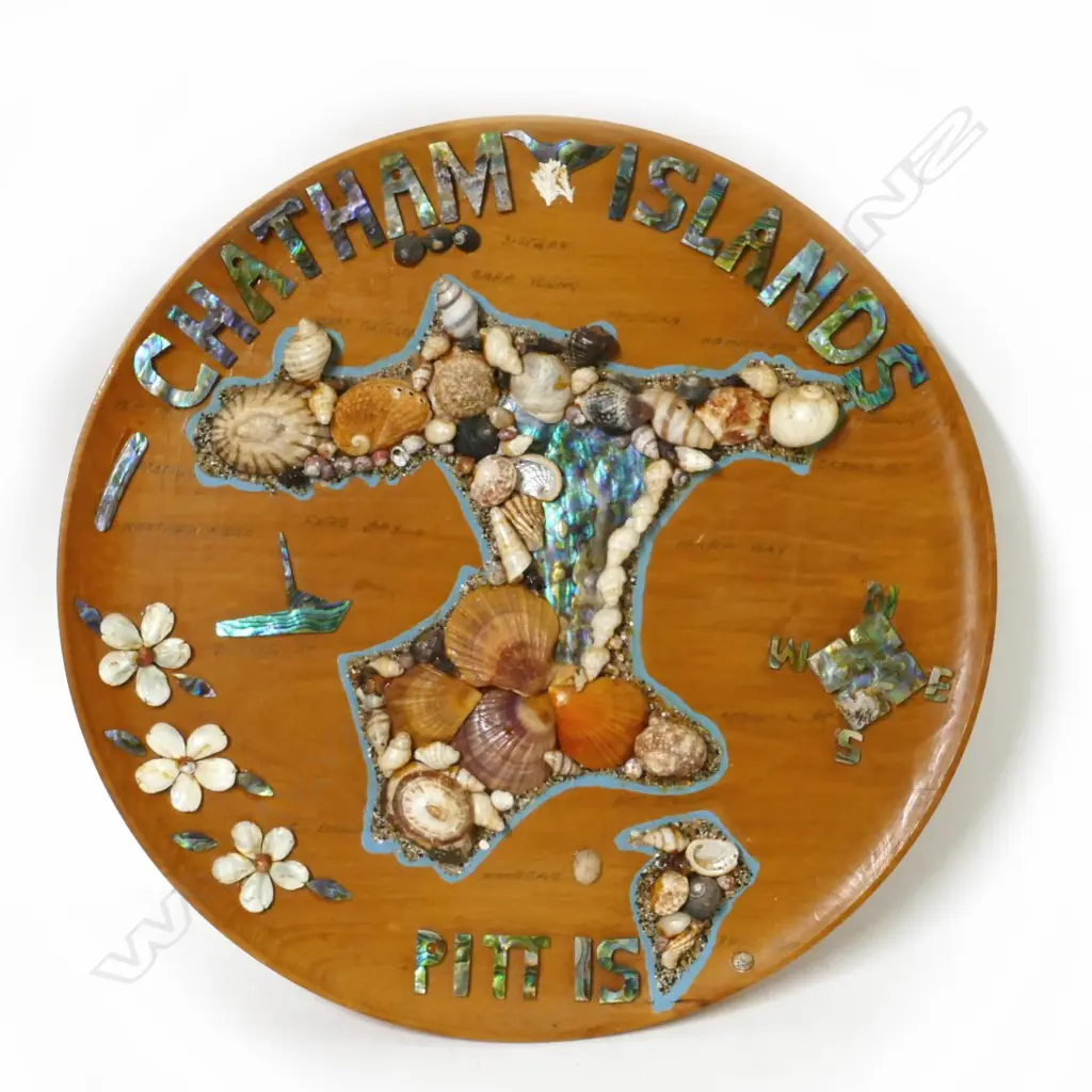 Two vintage folk art 'Chatham Islands' trays Image 1++