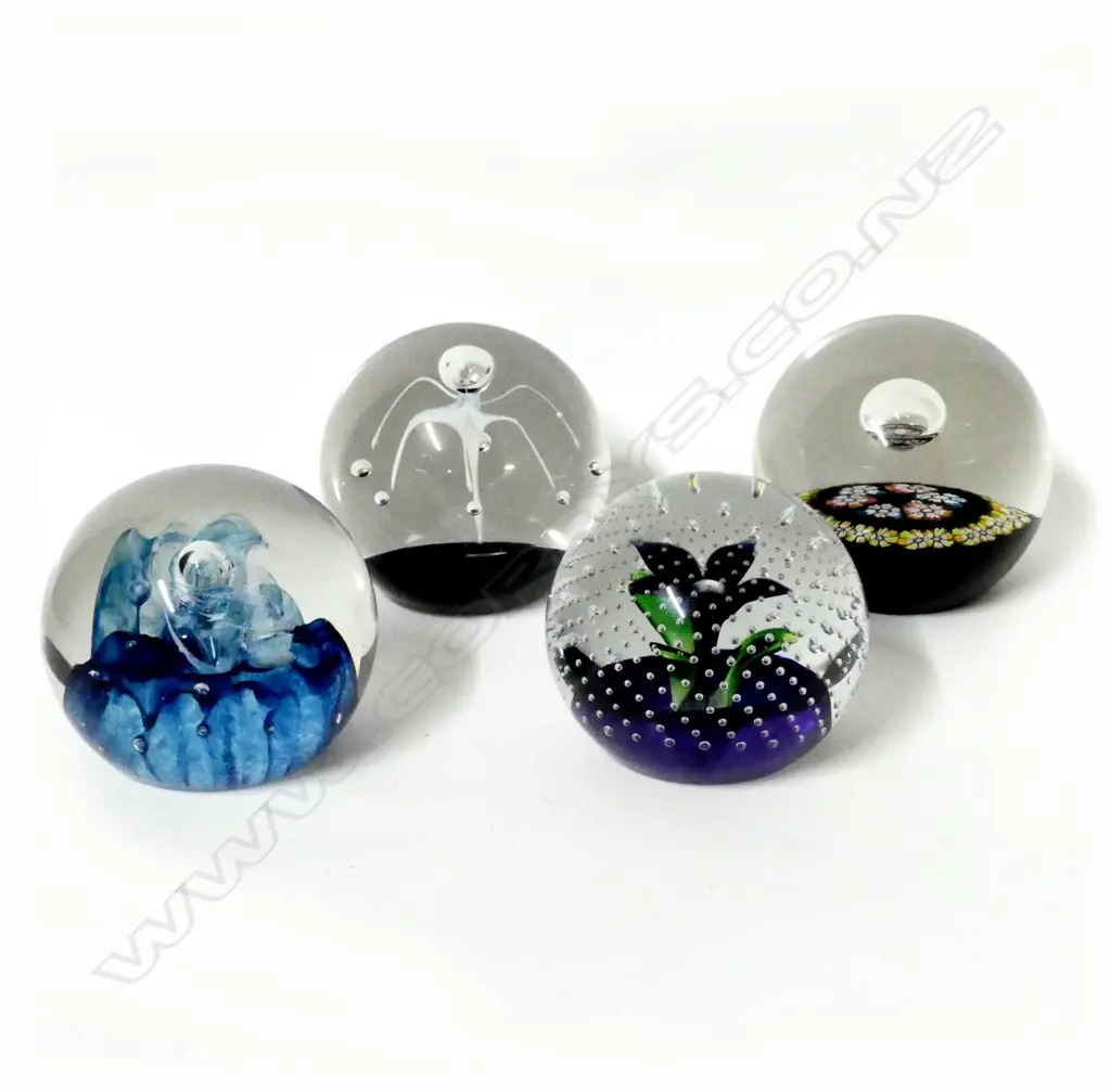 Four Caithness paperweights Image 1++