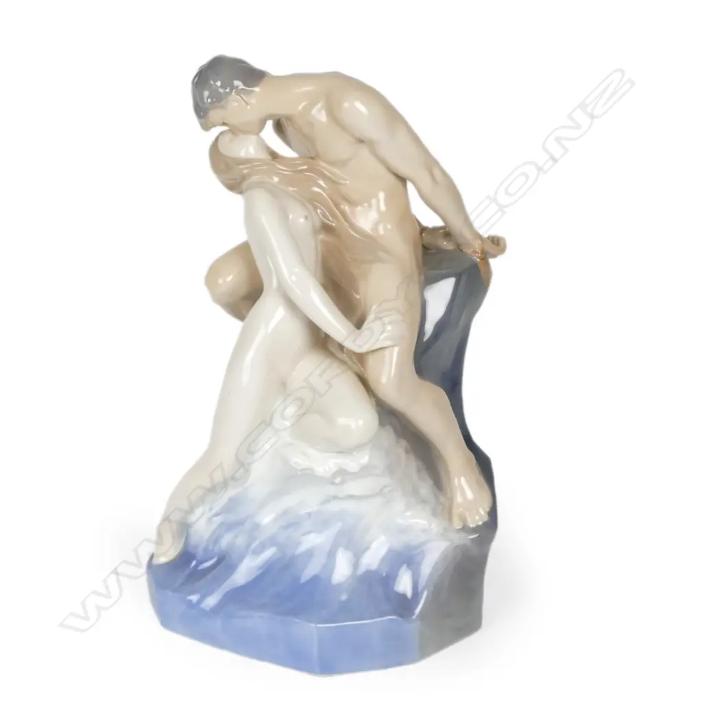 A fine large Royal Copenhagen 'Wave and Rock' figure group Image 1++