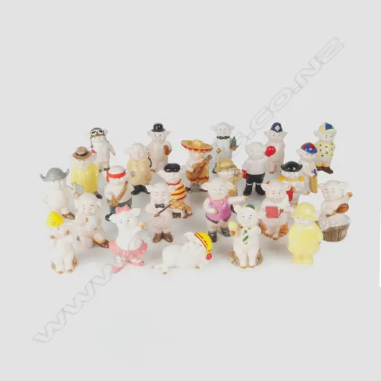 A collection of 25 'Piggies'