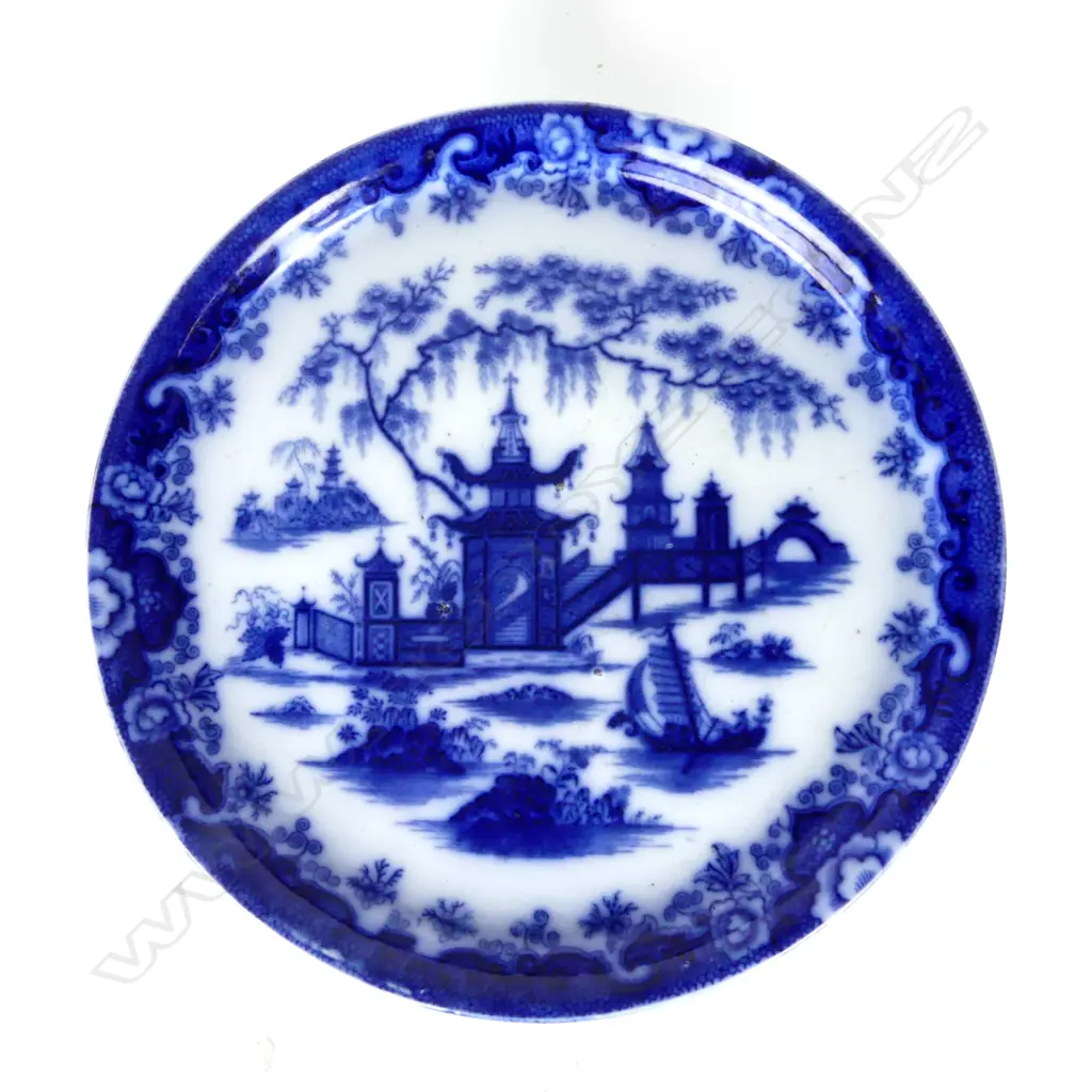 An early 1800s blue and white tazza Image 1++